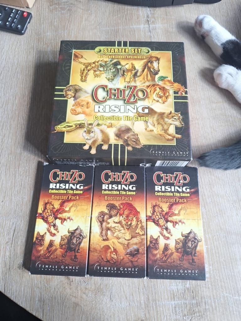 Chizo Rising Collectible Tile Game,Startset + 3 Boosterpacks, Een of twee spelers, Ophalen of Verzenden, Zo goed als nieuw, 999 games.