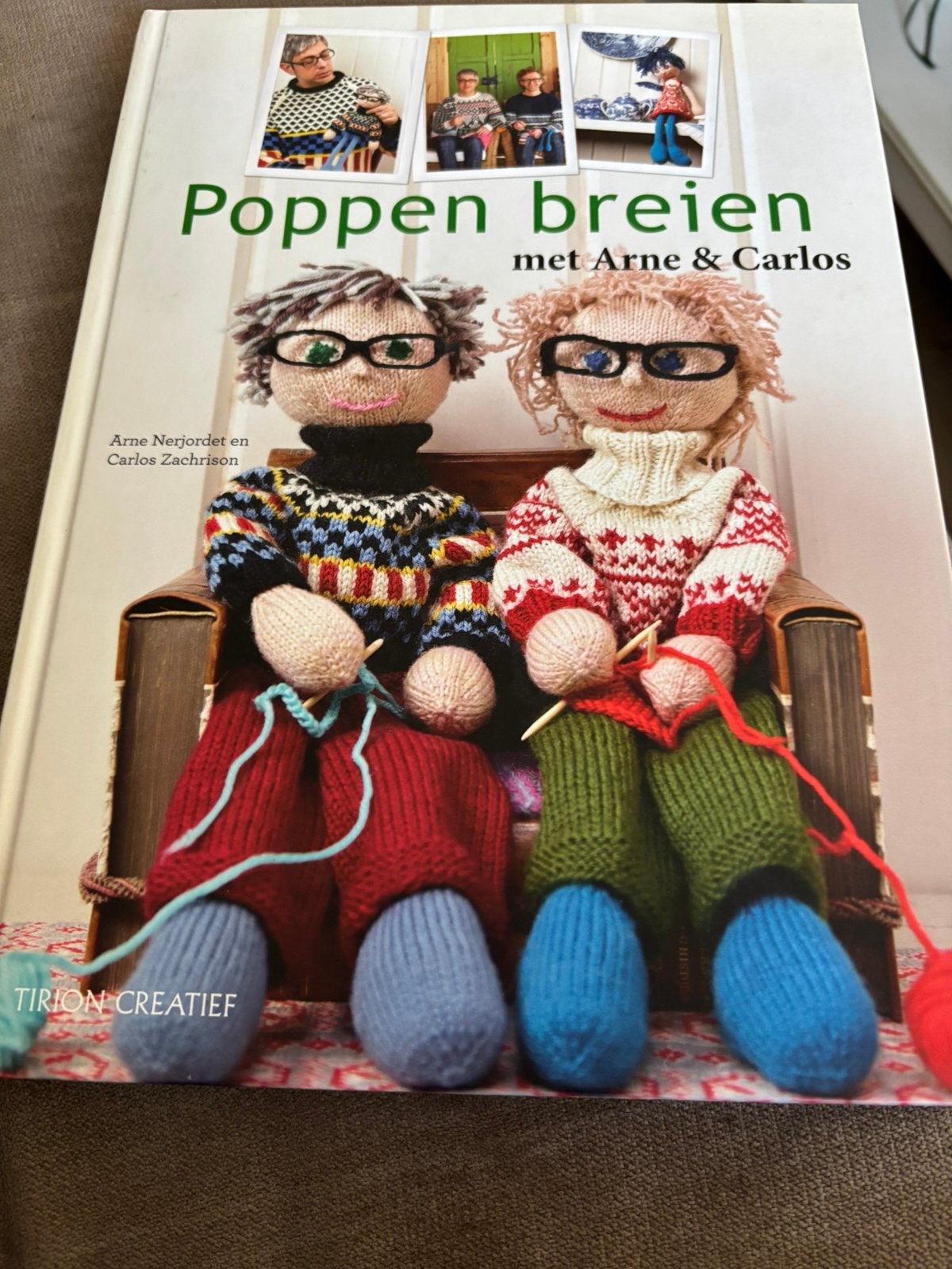 Poppen breien met Arne en Carlos, Ophalen of Verzenden, Zo goed als nieuw, Breien, Patroon of Boek