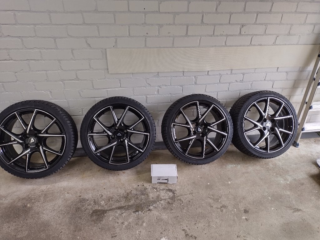 Winterbanden/ velgen set, Ophalen, 18 inch, Banden en Velgen, Winterbanden