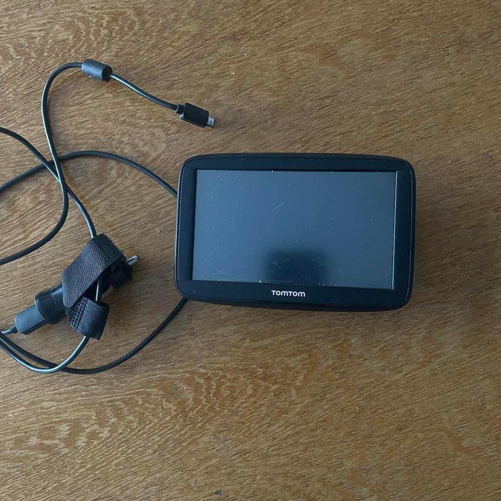 TomTom navigatiesysteem met autolader en houder, Ophalen of Verzenden, Gebruikt