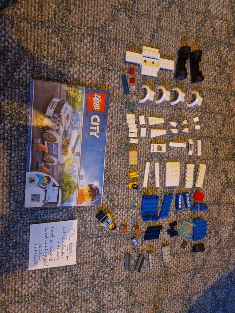 Lego City Politie 60239 - met boekje, Kinderen en Baby's, Speelgoed | Duplo en Lego, Lego, Ophalen of Verzenden, Zo goed als nieuw