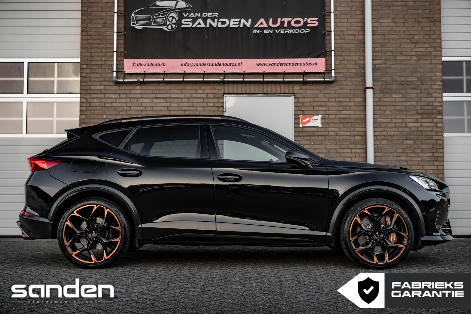 CUPRA Formentor VZ5 4Drive|BTW|5Cilinder|Kuip|Akebono|Carbon, Auto's, Automaat, Dealer onderhouden, Zwart, Bedrijf