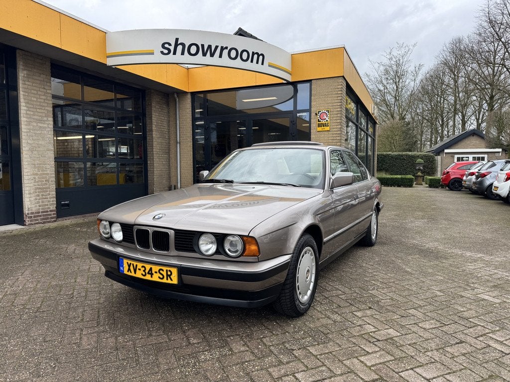 BMW 5 Serie 520i Schuifdak Youngtimer! BTW Auto! (bj 1990), Auto's, Oldtimers, Bedrijf, Te koop, Centrale vergrendeling, Metallic lak