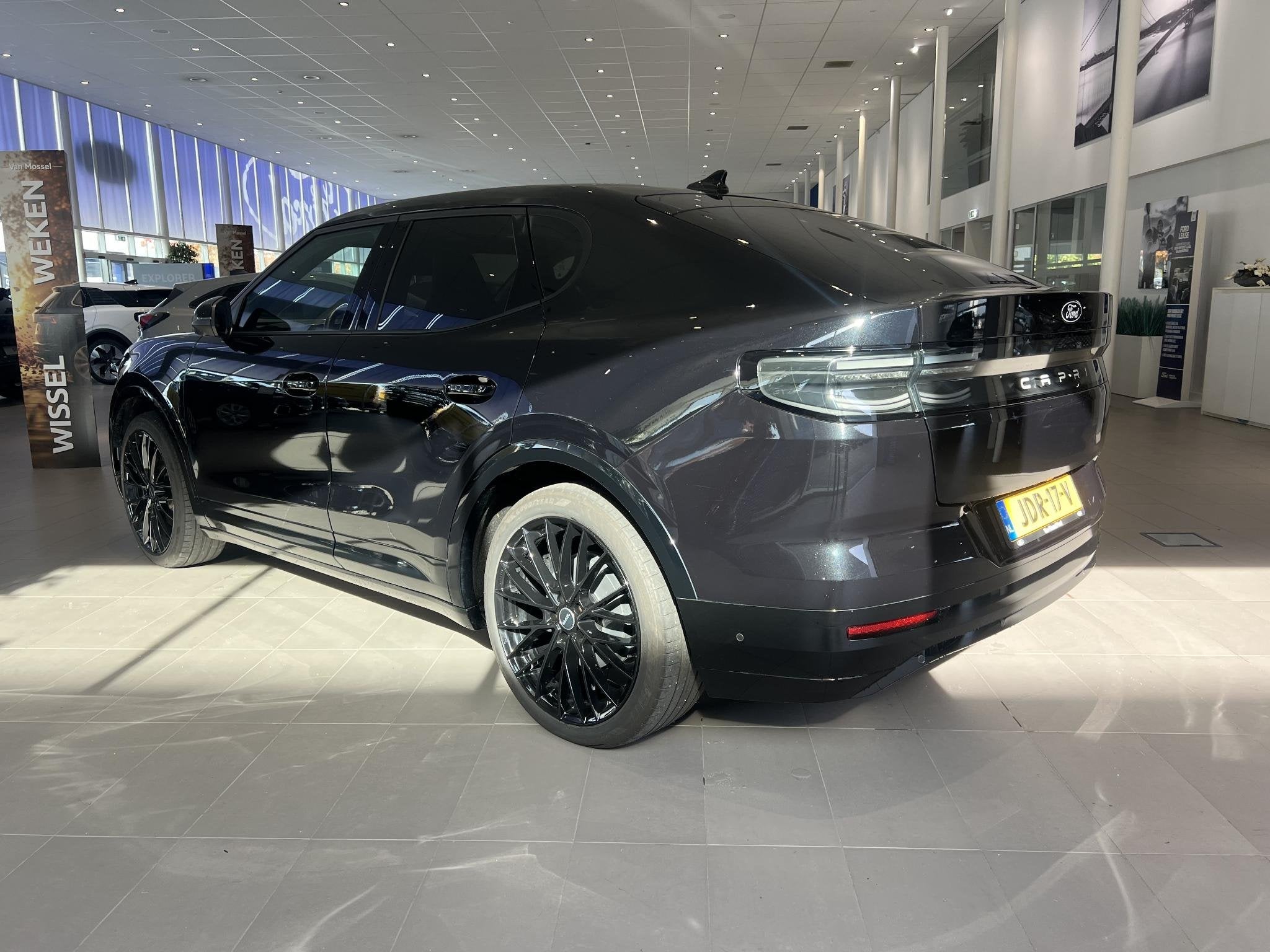 Ford Capri Premium Extended Range AWD 79 kWh, Auto's, Automaat, 12 maanden, Gebruikt, Overige modellen