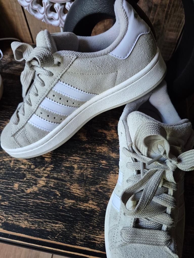 Adidas sneakers grijs met wit maat 38, Kleding | Dames, Schoenen, Adidas, Ophalen of Verzenden, Grijs, Sneakers of Gympen
