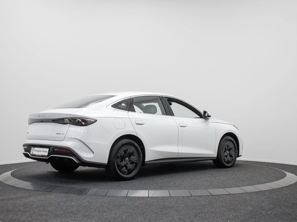 BYD SEAL 6 1.5 DM-i Boost | Navigatie | Private lease €669, Auto's, Automaat, 1498 cc, Zwart, 4 cilinders