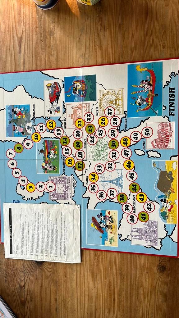 Walt Disney Europe Game uit 1992, Hobby en Vrije tijd, Gezelschapsspellen | Bordspellen, Ophalen of Verzenden, Zo goed als nieuw