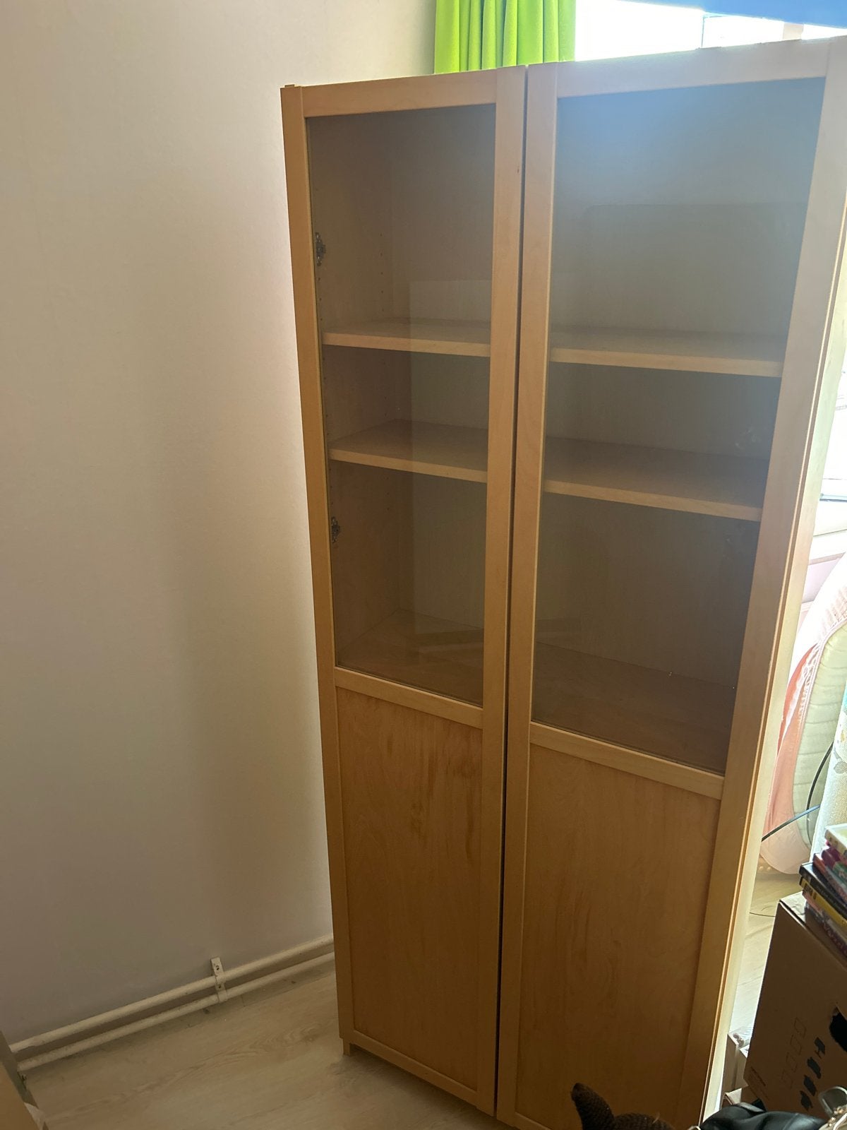 Ikea kast met glazen deuren en planken, Huis en Inrichting, Kasten | Vitrinekasten, Ophalen, Gebruikt, 50 tot 100 cm, 150 tot 200 cm