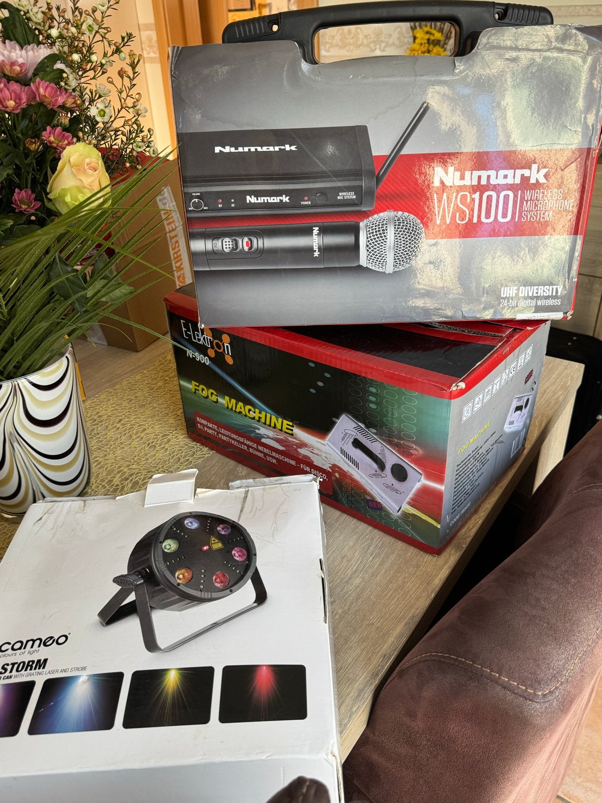 Foto 2 van Complete DJ Set: Denon Prime 4 met 500gb harde schijf