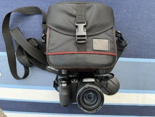 Fuji Film FinePix S4200 digitaal  fototoestel, Ophalen of Verzenden, Zo goed als nieuw, Fujifilm, 4 t/m 7 keer