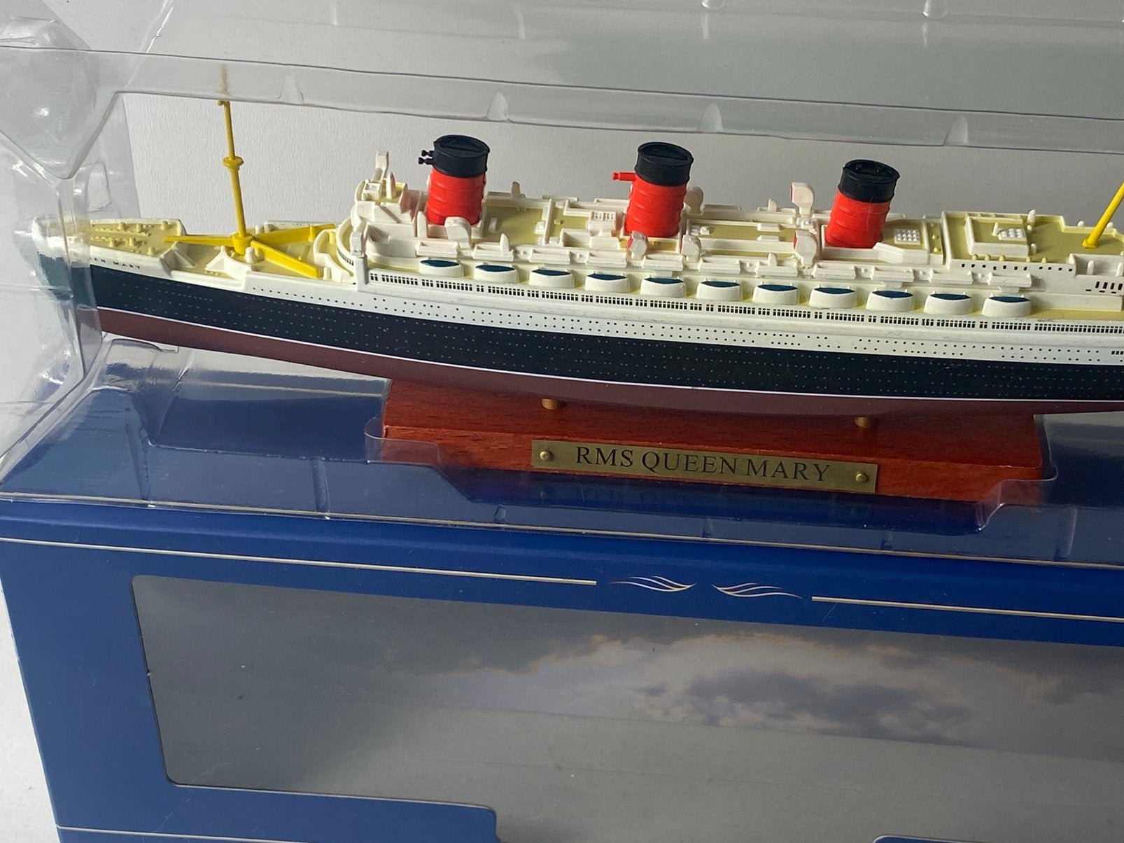 RMS QUEEN MARY-modelschip-gedetailleerd-28 cm-in OVP, Ophalen of Verzenden, Nieuw, Motorboot, Schaalmodel