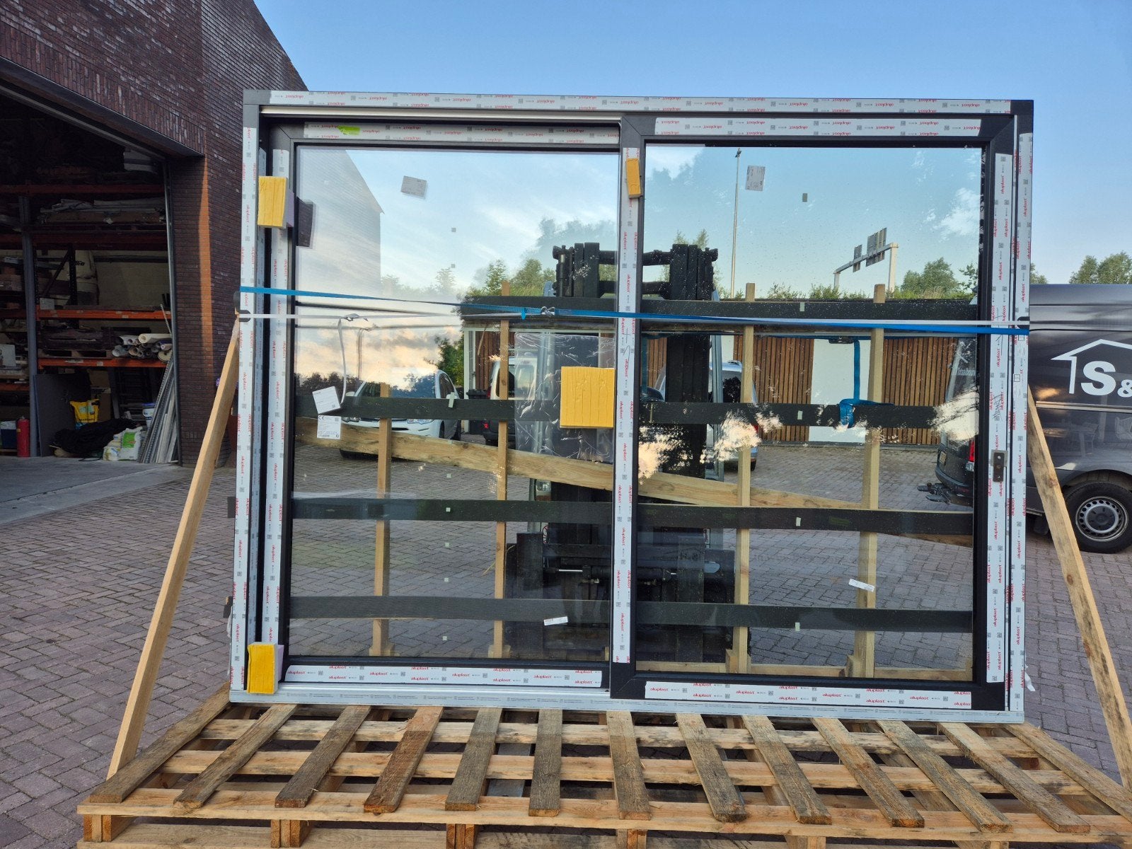 Mooie kunststof schuifpui met triple glas, Ophalen, Kunststof, 225 cm of meer, Nieuw