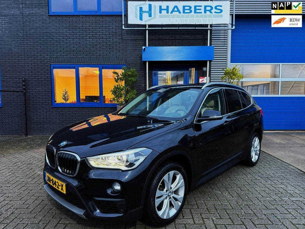 BMW X1 SDrive20i Executive 192PK|Origineel NL|Navi|AUT|Sport, 1998 cc, Bedrijf, SUV of Terreinwagen, 1460 kg