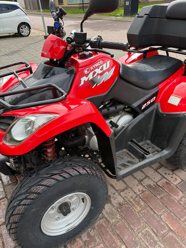 Zeer  mooie  Kymco mxu 250 5700 km, Motoren, 250 cc, 1 cilinder, 12 t/m 35 kW