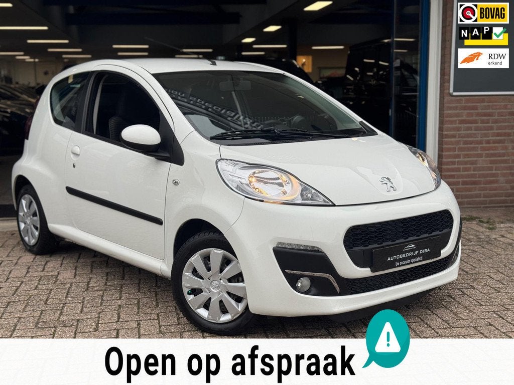Peugeot 107 1.0 Active 2014 WIT 3drs AUT AIRCO APK NAP!, Auto's, Peugeot, Euro 5, Stof, Gebruikt, Zwart