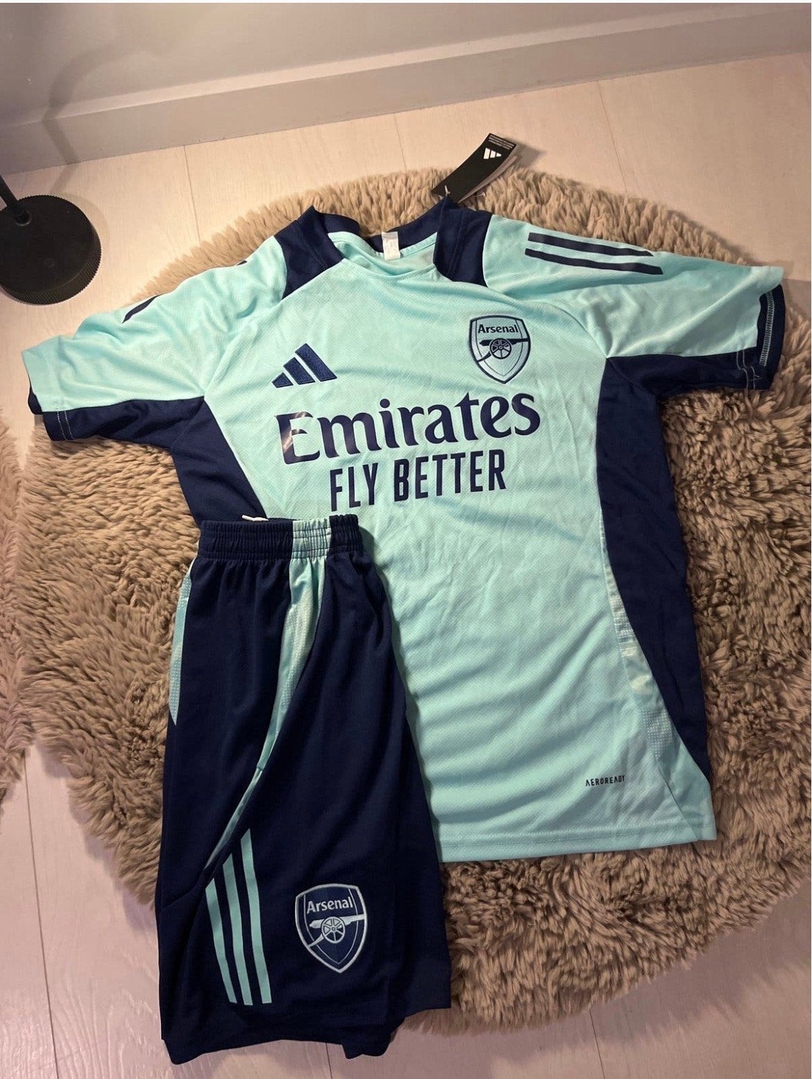 Arsenal Voetbaltenue - Shirt en Broekje - Maat S, Meerkleurig, Nieuw, Ophalen of Verzenden, Voetbal