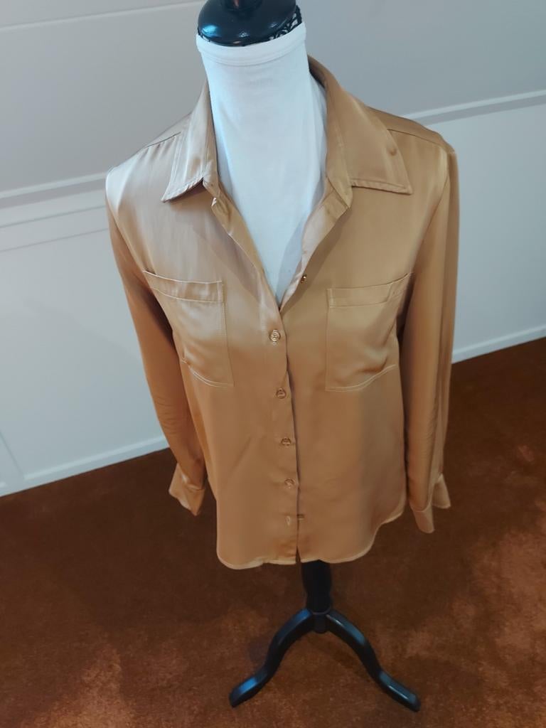 Claudia Sträter glanzende viscose blouse, camel, maat 40, Maat 38/40 (M), Bruin, Ophalen of Verzenden, Zo goed als nieuw
