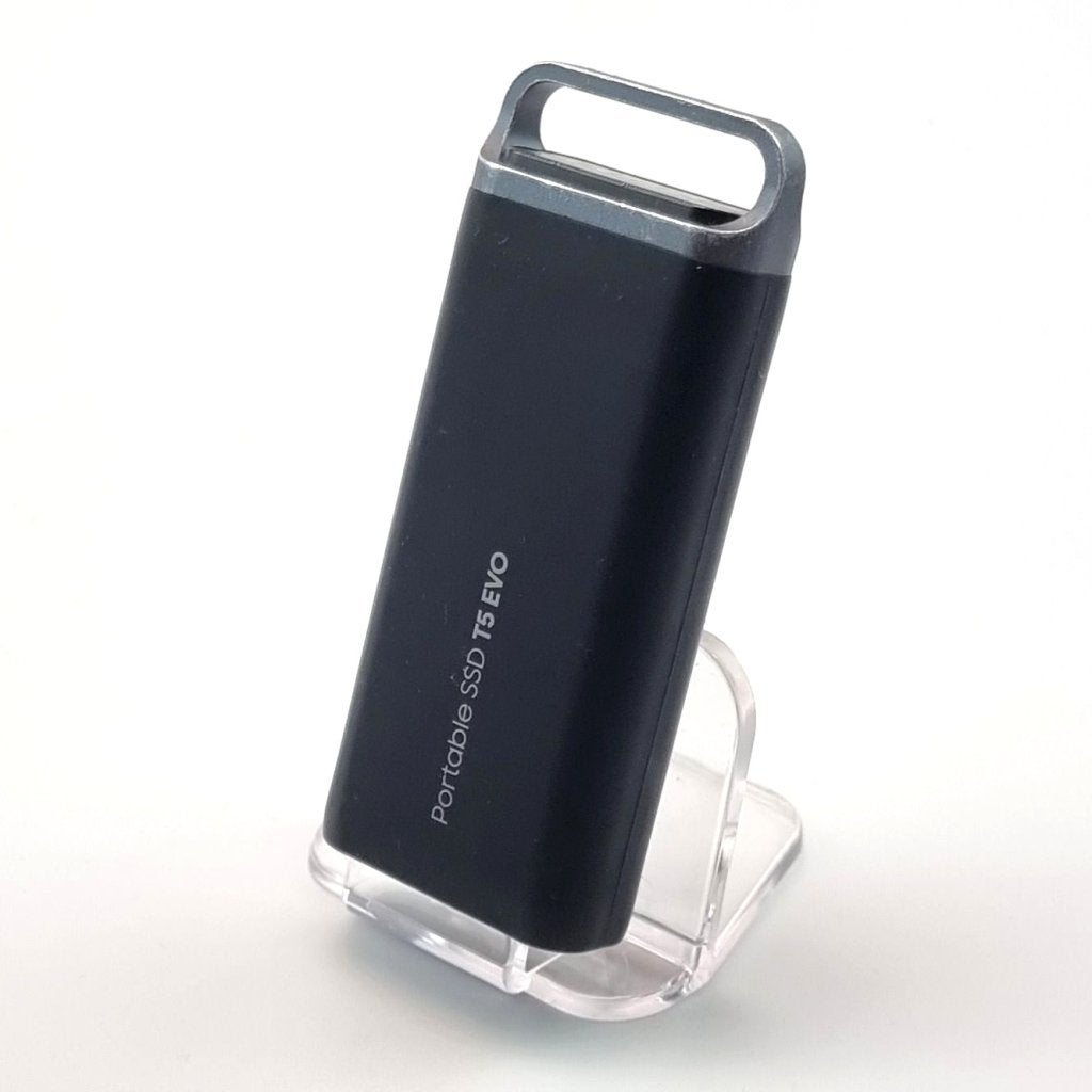 Samsung Portable SSD T5 Evo 8TB Zwart, Computers en Software, Samsung, Zo goed als nieuw, Support@Samsung.com, 129, Samsung-ro, Yeongtong-gu
Suwon-si, Gyeonggi-do 16677
South Korea