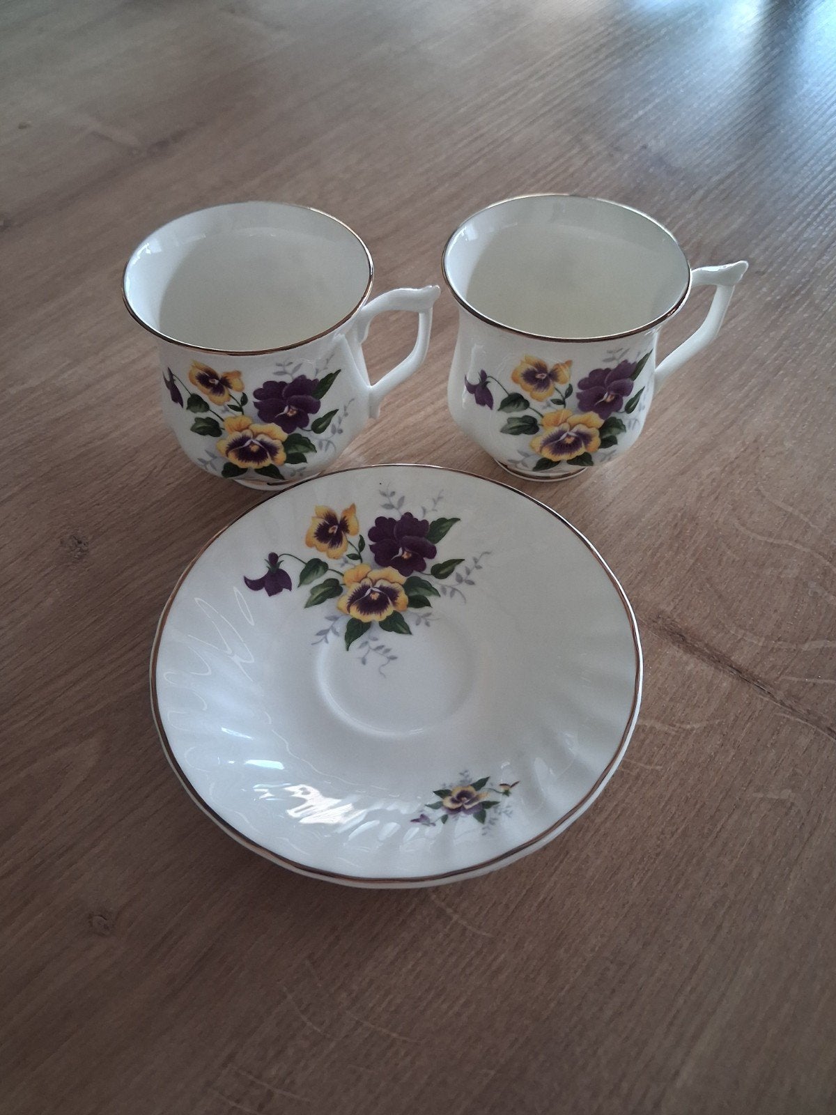 2 Rosewood kop en schotel met viooltjes decor, Ophalen of Verzenden