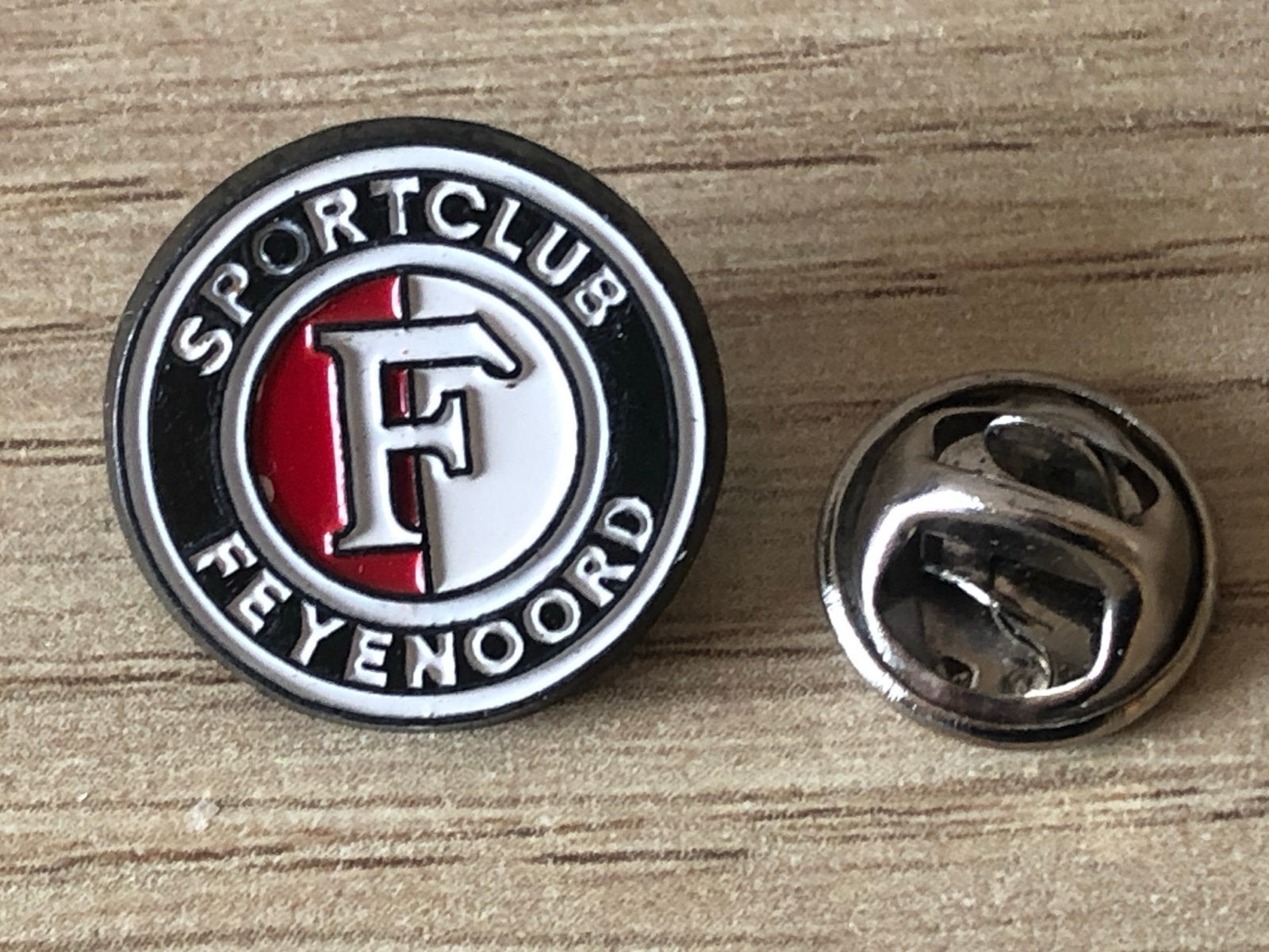 Feyenoord Sportclub Speldje - Klassiek Logo Pin, Verzamelen, Ophalen of Verzenden, Zo goed als nieuw, Sport, Speldje of Pin