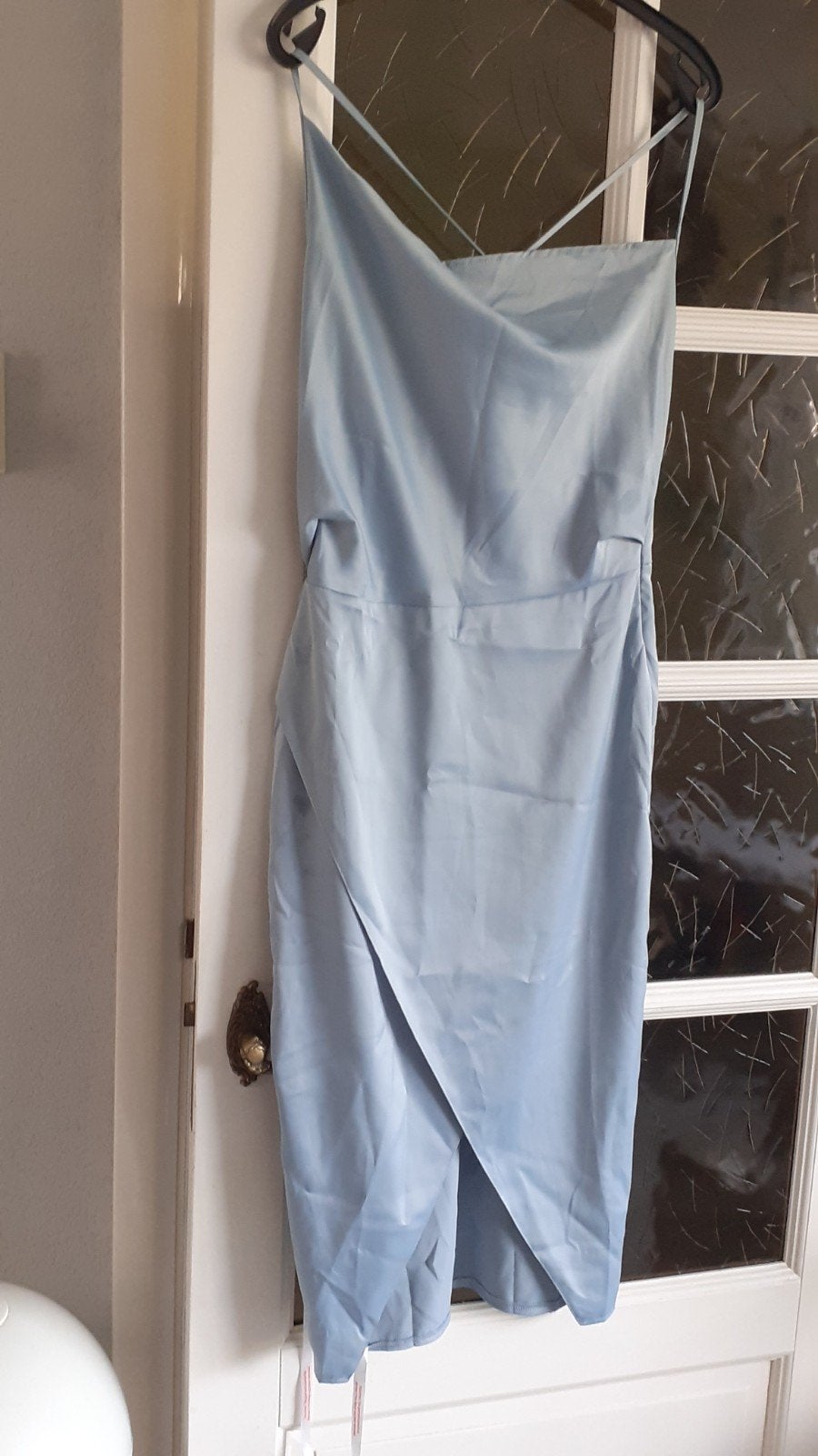 Nieuwe lichtblauwe satijnen jurk, maat M, Maat 38/40 (M), Blauw, Nieuw, Ophalen of Verzenden