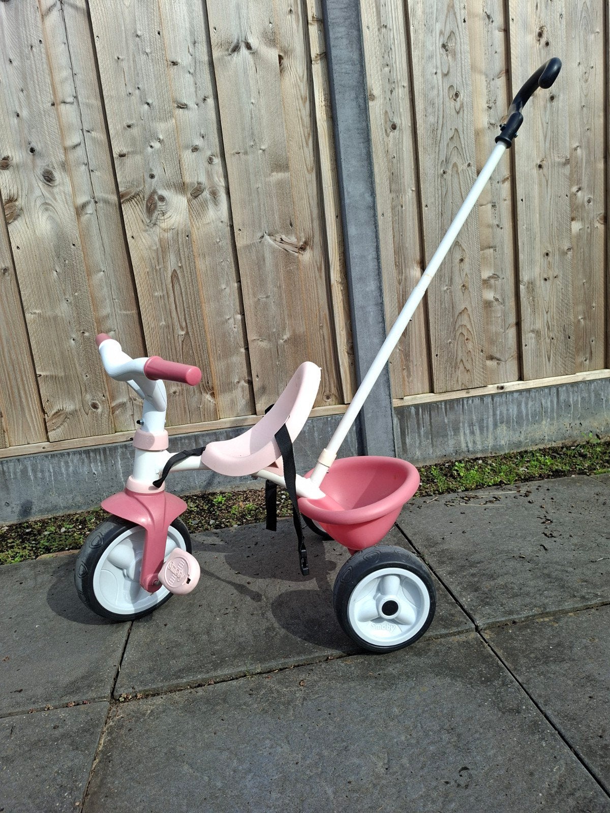 Roze driewieler van Smoby, Fietsen en Brommers, Fietsen | Driewielers, Ophalen, Zo goed als nieuw