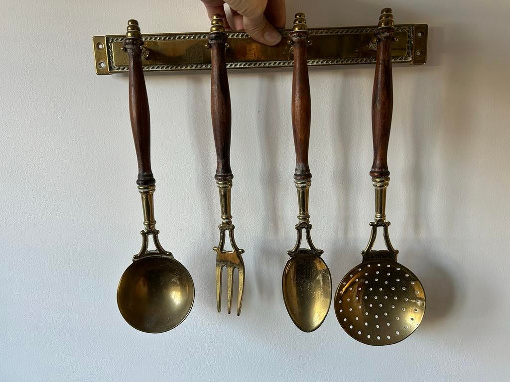 Antieke koperen keukenhulpjes met houten handvat, Ophalen of Verzenden