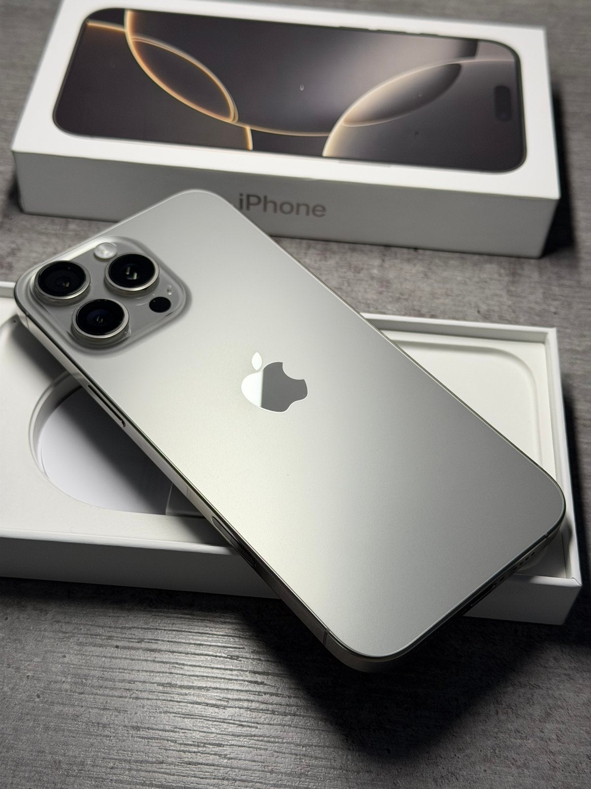  Apple iphone 16 Pro Max Natural Titanuim256GB Batterij 97%, Telecommunicatie, Mobiele telefoons | Apple iPhone, 256 GB, 97 %