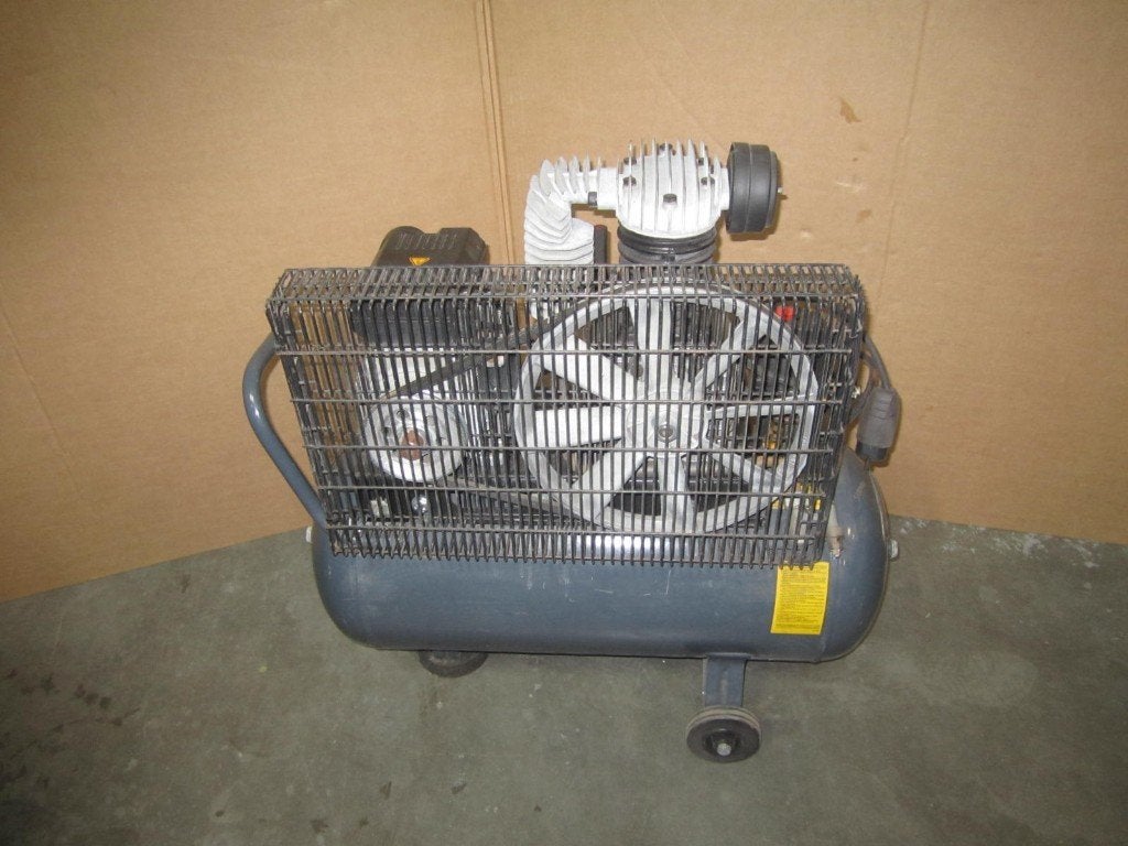 230V  compressor 3 PK ketel 50 liter, Doe-het-zelf en Verbouw, Compressors, Ophalen, 6 tot 10 bar, Zo goed als nieuw, 25 tot 100 liter