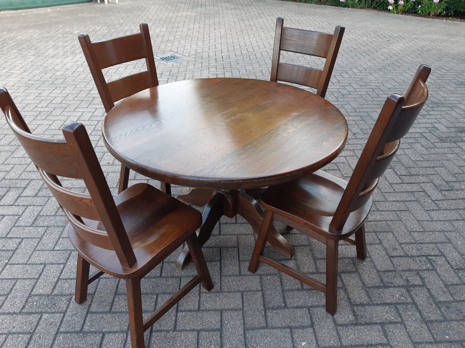 Te koop: Massief eiken tafel met 4 eiken stoelen, Huis en Inrichting, Complete eetkamers, Ophalen, Gebruikt, 4 tot 6 stoelen