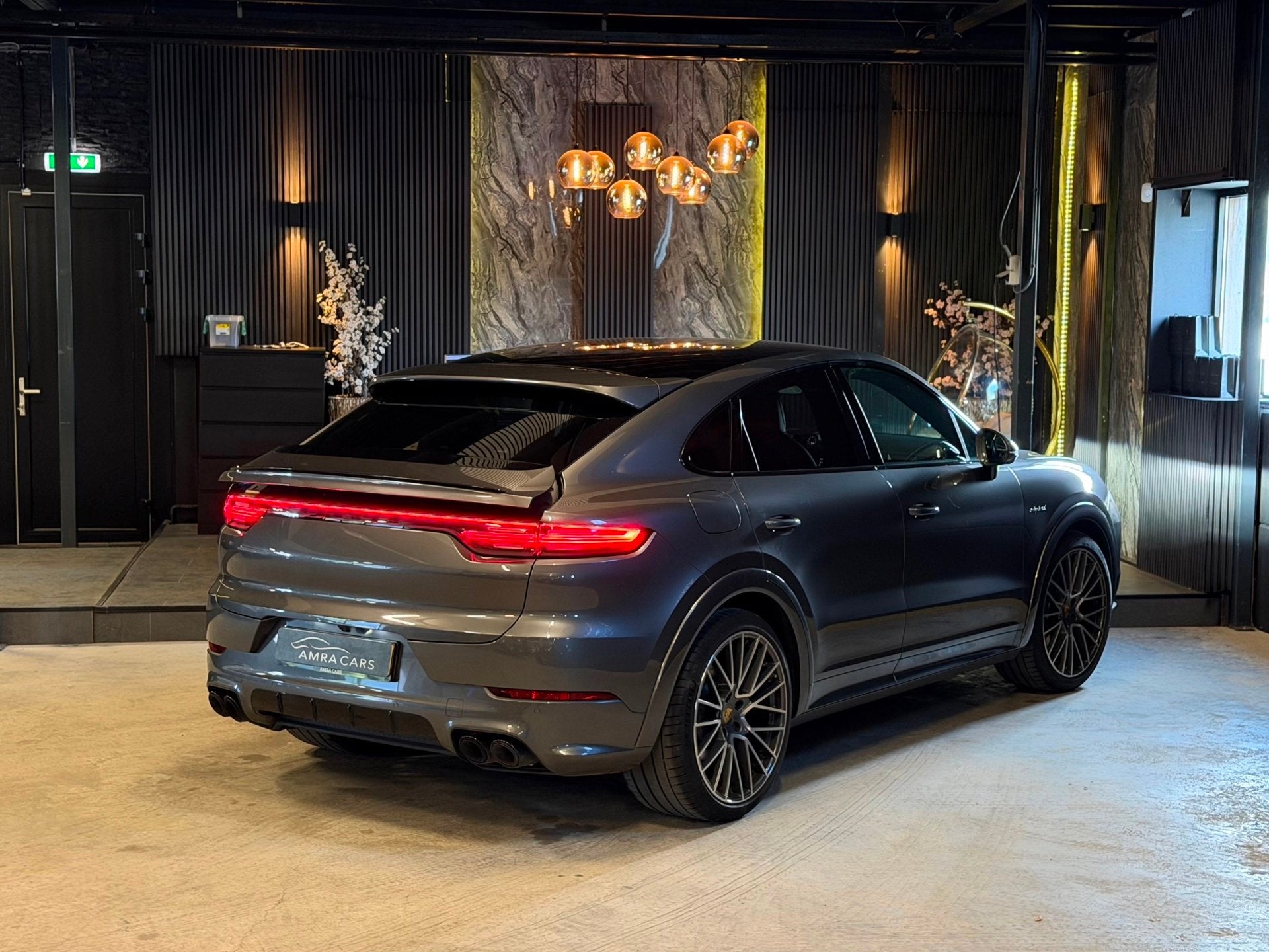 Foto 2 van Porsche Cayenne Coupé 3.0 E-Hybrid PANO|LUCHTVERING|FULL OP