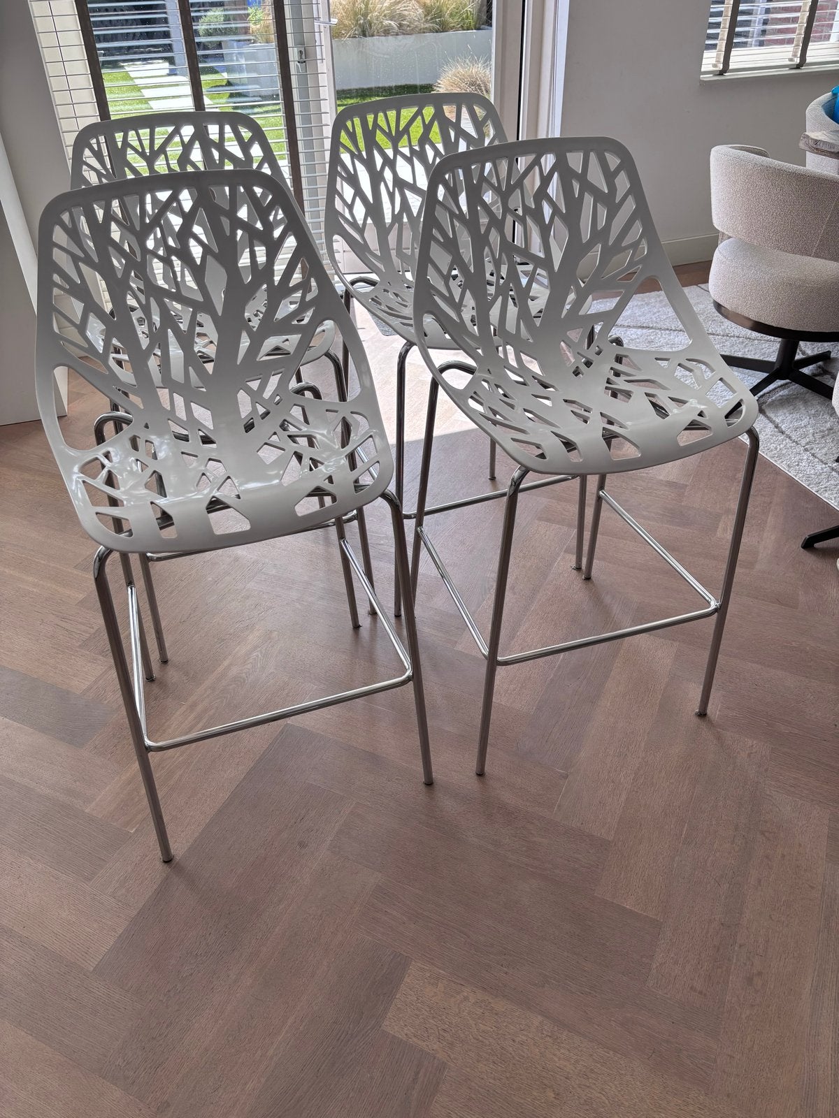 Design barkrukken wit kunststof met rvs onderstel, Huis en Inrichting, Ophalen, Kunststof, Gebruikt, Met voetsteun