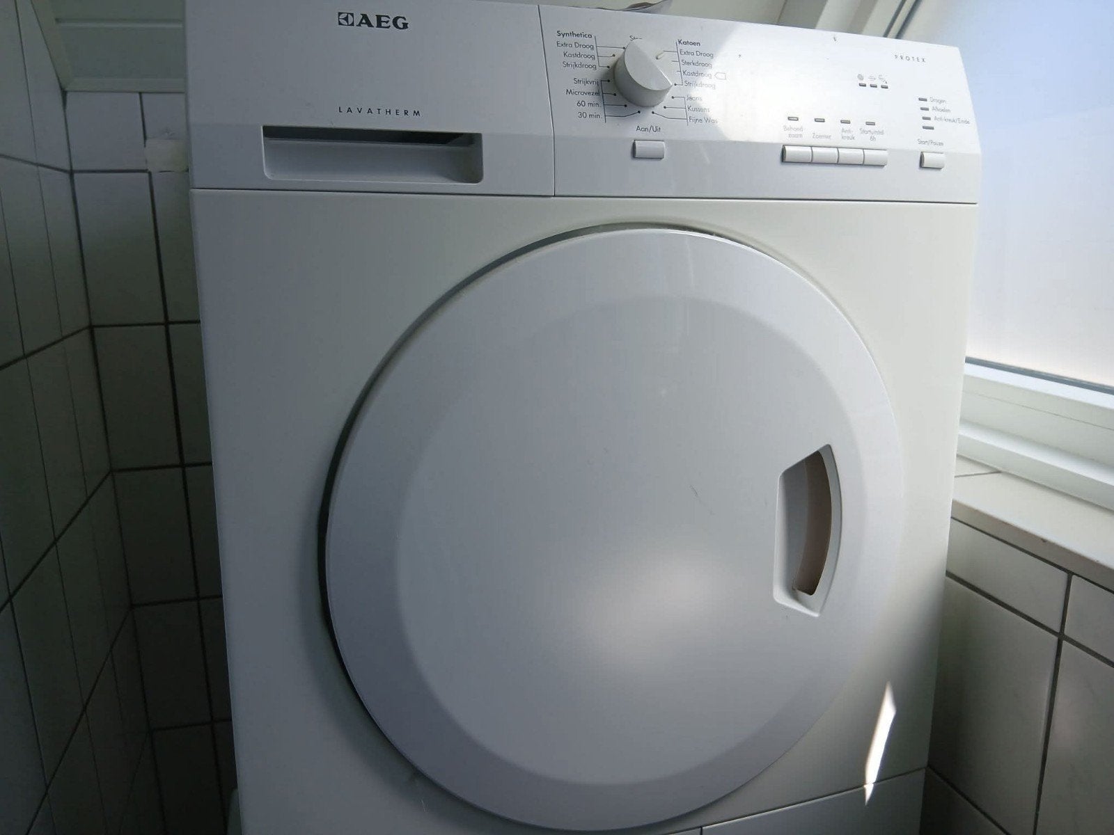 Wasdroger 100 euro., Ophalen, Gebruikt, 8 tot 10 kg, Voorlader