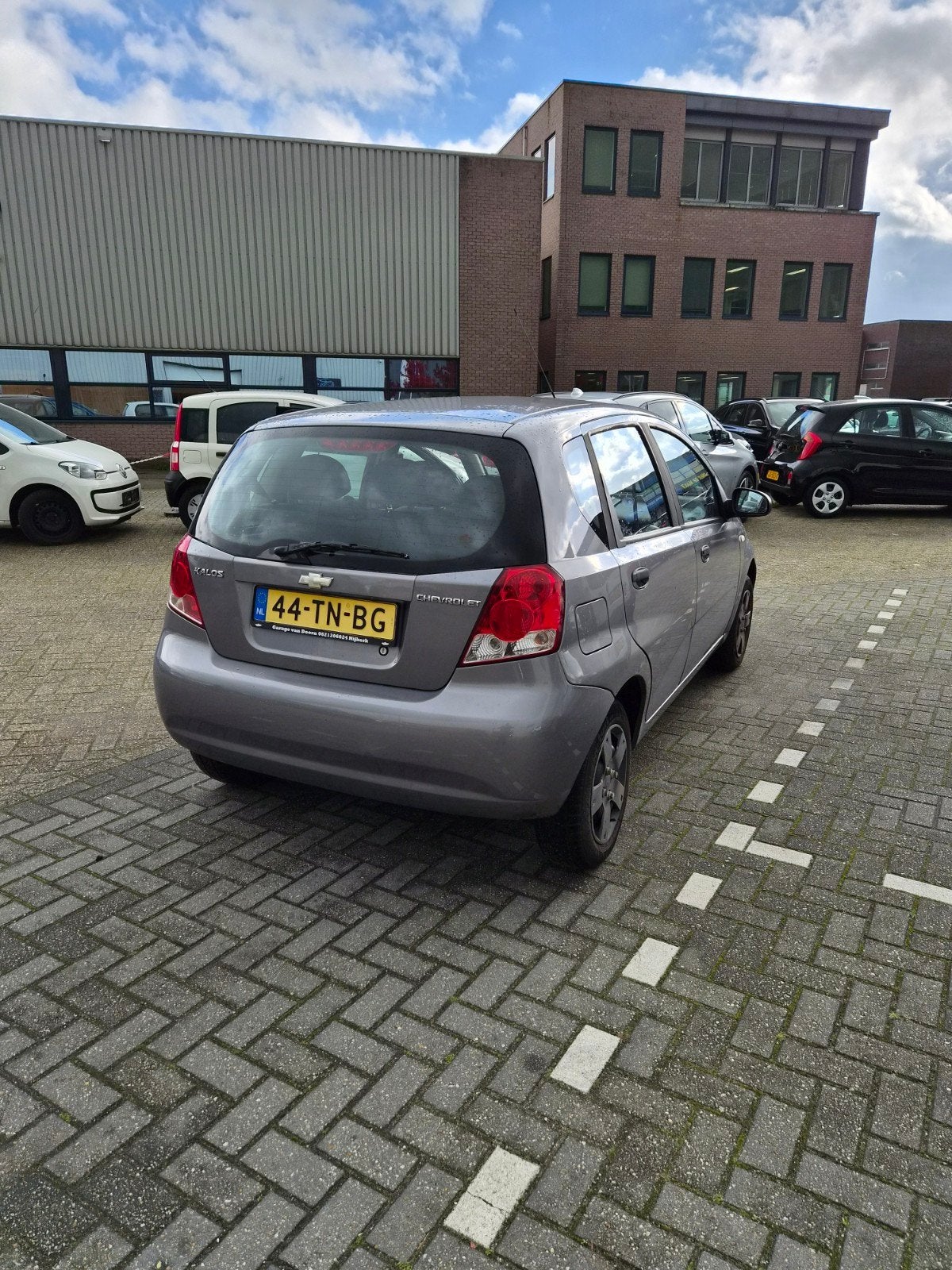 Chevrolet Kalos 1.2 5D 2006 Grijs, Auto's, Voorwielaandrijving, 1150 cc, 40 €/maand, 4 cilinders