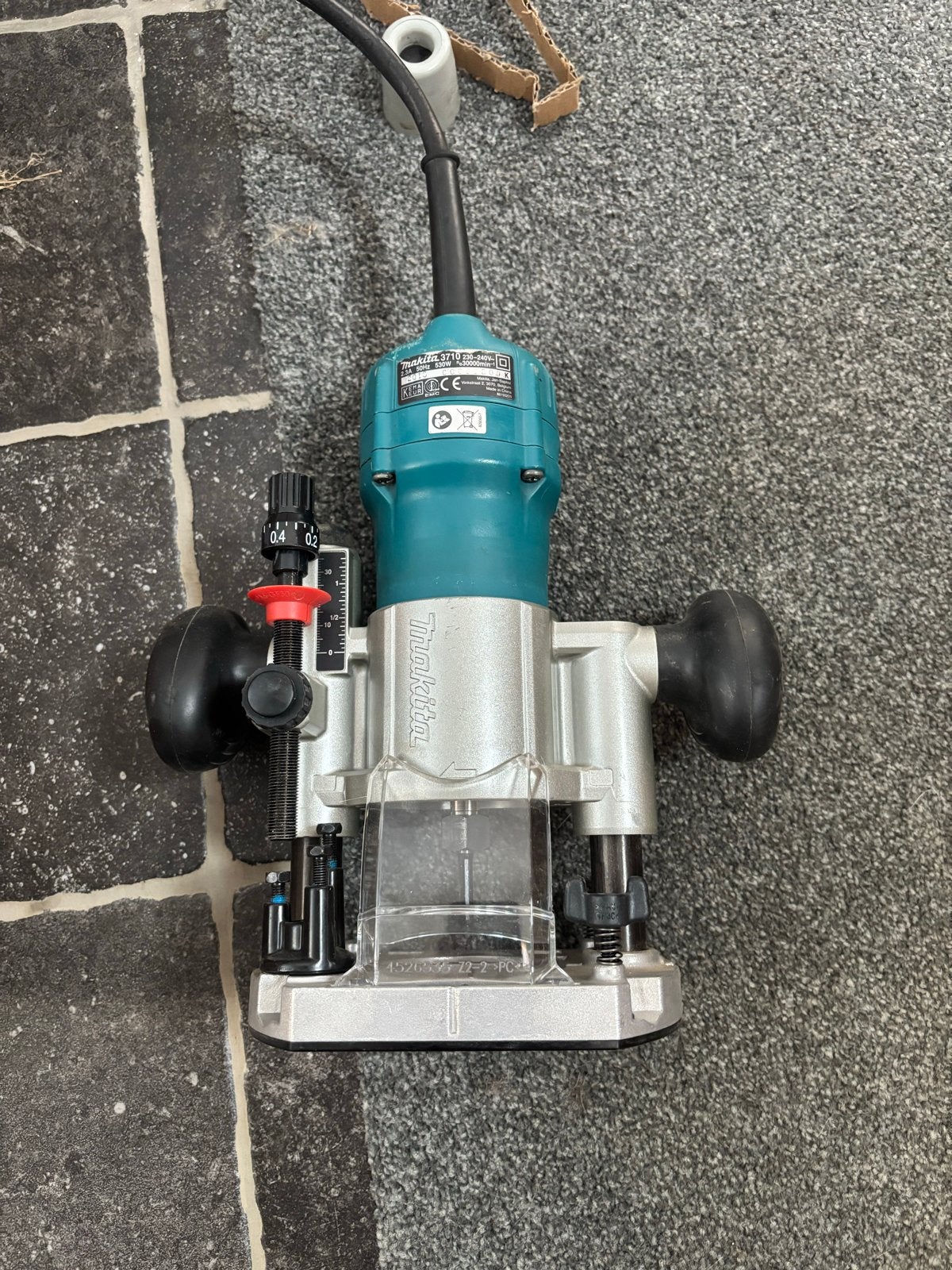 Makita 3710 Bovenfrees 530W - Compact en Krachtig, Ophalen, Gebruikt, Elektrisch, Bovenfrees