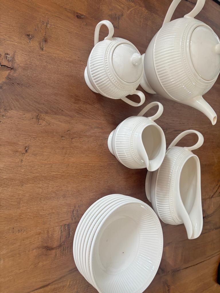 Wedgwood Windsor Servies - Theepot, Suikerpot, Melkkan, Kom, Huis en Inrichting, Keuken | Servies, Ophalen, Zo goed als nieuw