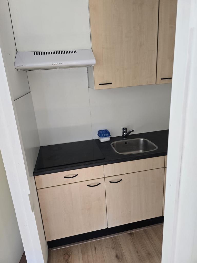 Compacte keuken met kookplaat en spoelbak, Ophalen, Gebruikt, Bruin, Enkelwandige keuken