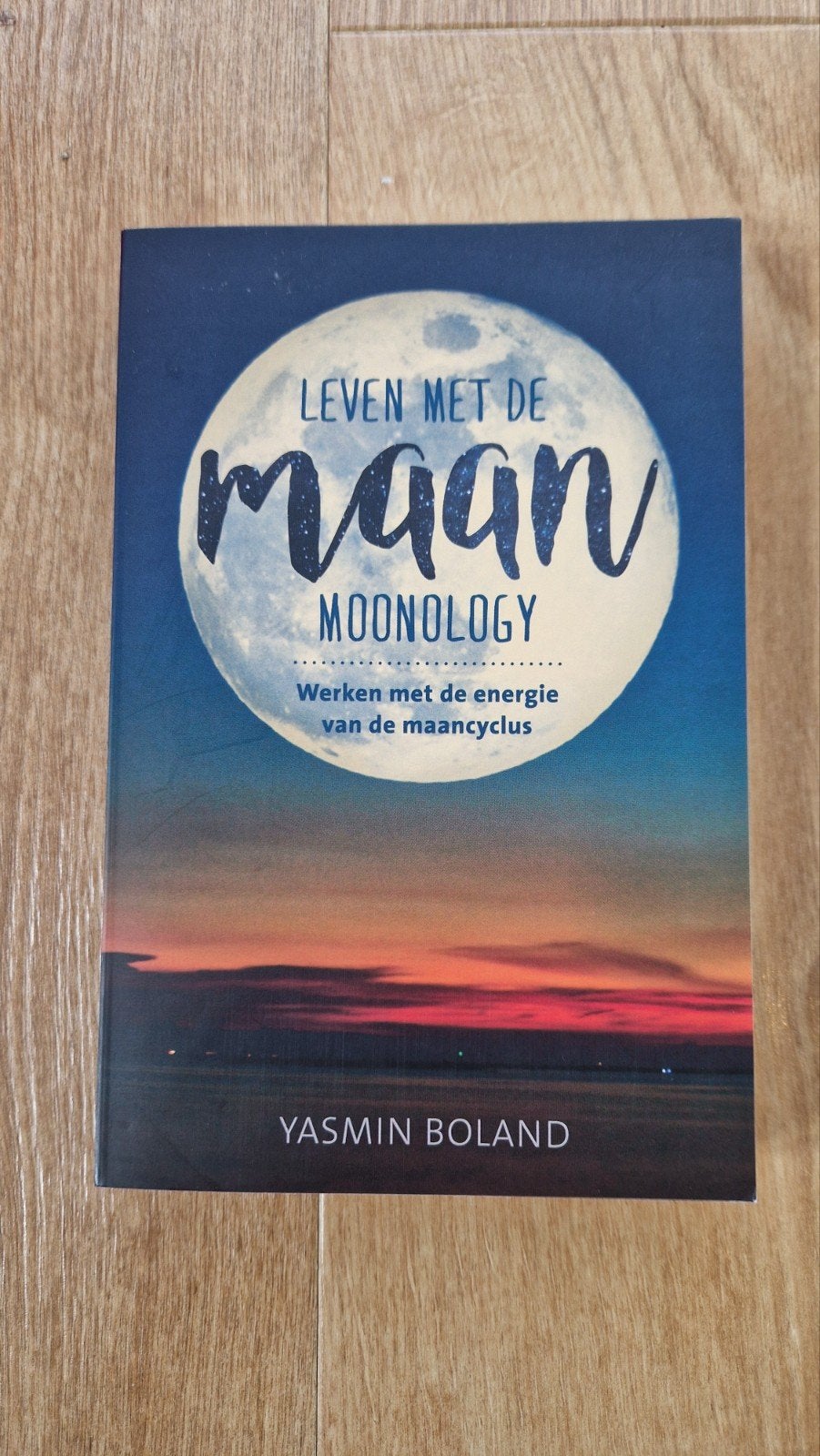 Yasmin Boland - Leven met de maan, Ophalen of Verzenden, Zo goed als nieuw