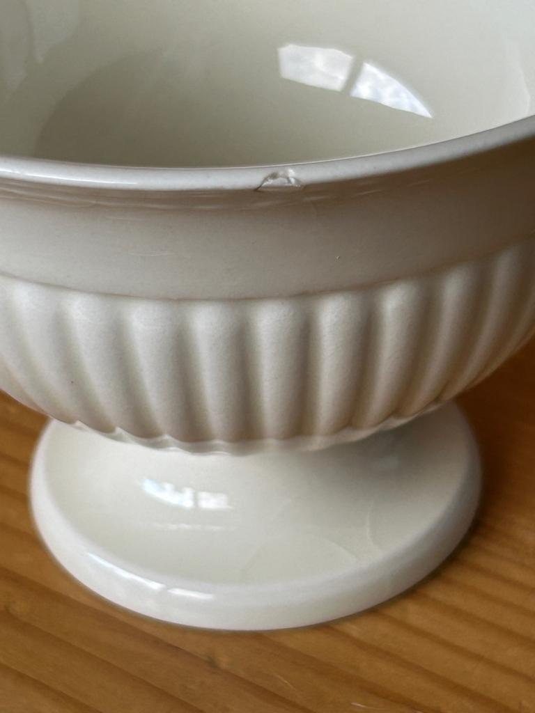 2 Wedgwood Edme schaaltjes op voet, Gebruikt, Verzenden, Schaal of Schalen, Wedgwood