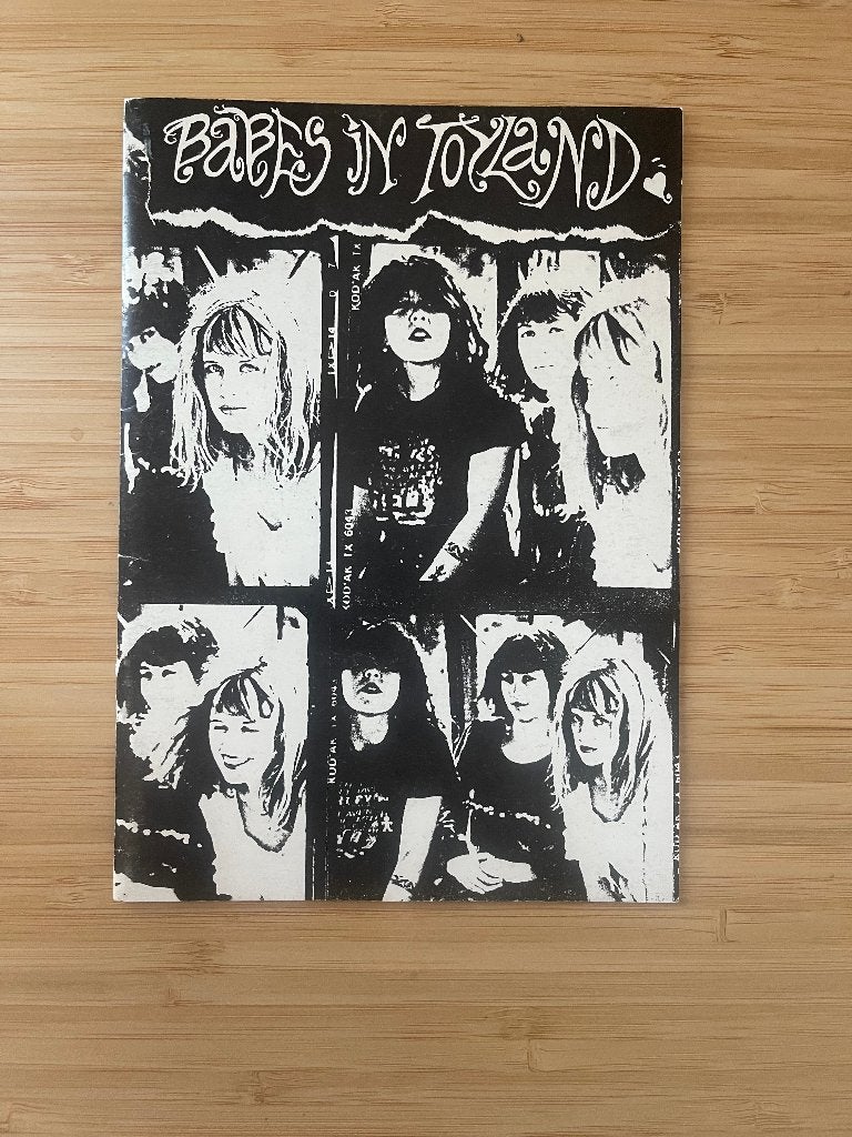 Amerikaanse punk- en grungeband Babes in Toyland, Ophalen of Verzenden, Zo goed als nieuw, Boek, Tijdschrift of Artikel