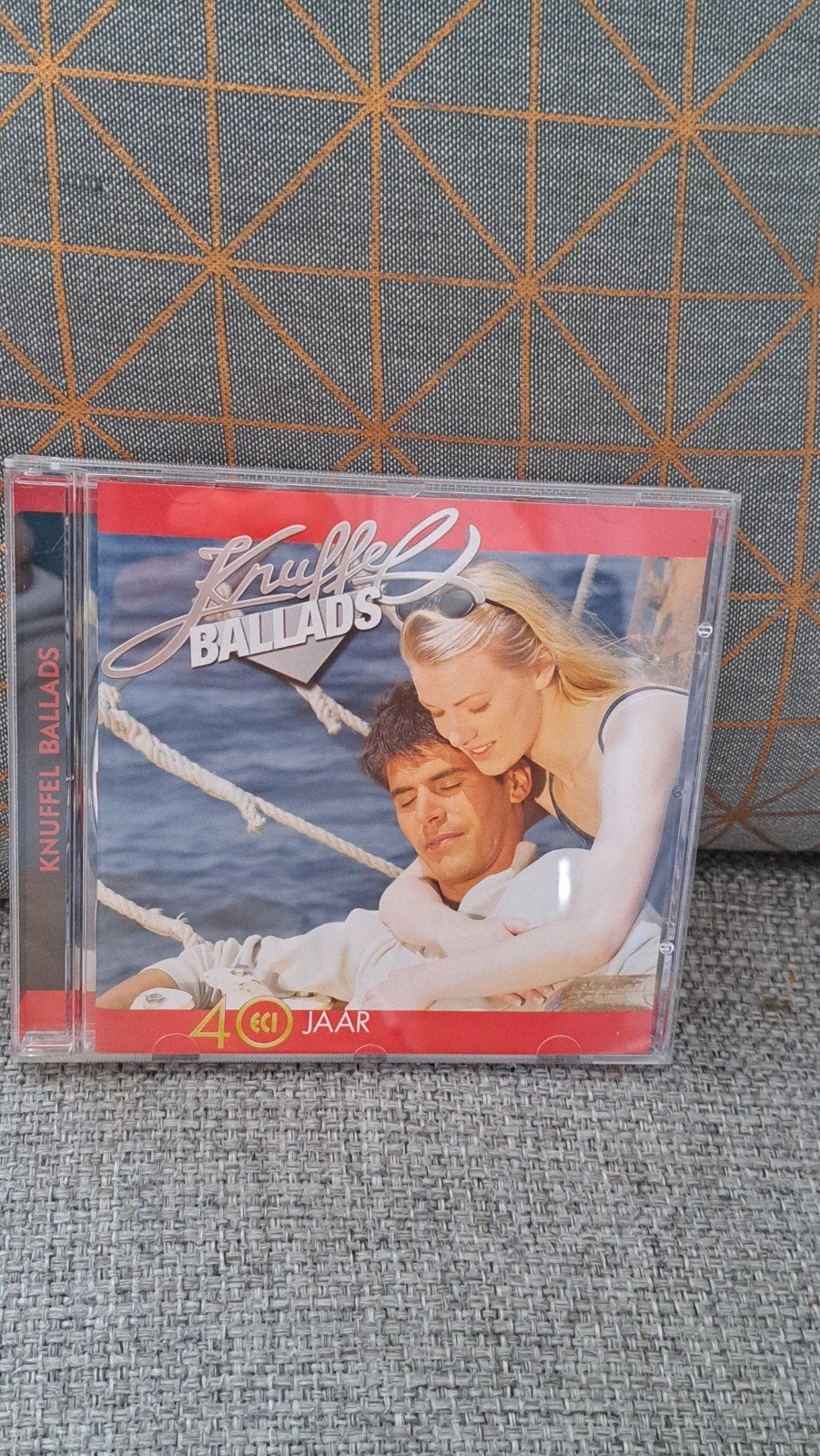 Cd knuffel ballads.  Uitgave 40 jaar E.C.I, Ophalen of Verzenden, Zo goed als nieuw, Pop, Album