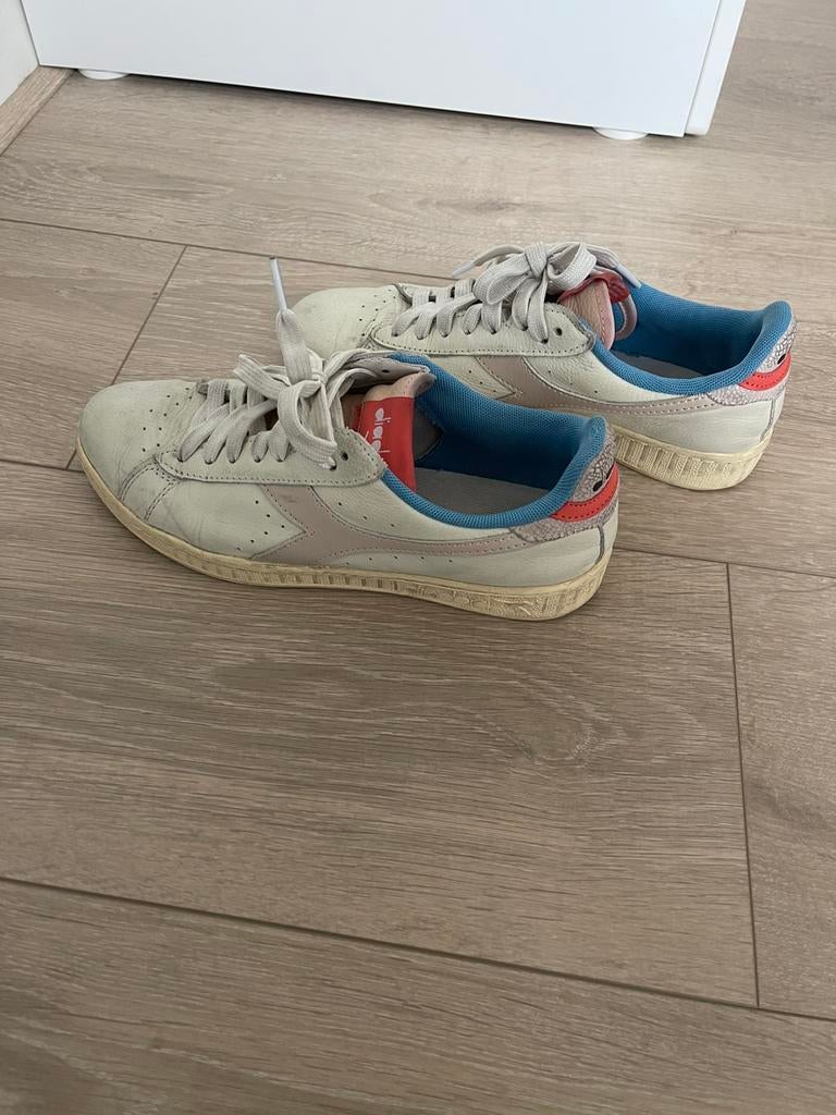 diadora sneakers, Kleding | Dames, Schoenen, Ophalen of Verzenden, Zo goed als nieuw, Sneakers of Gympen