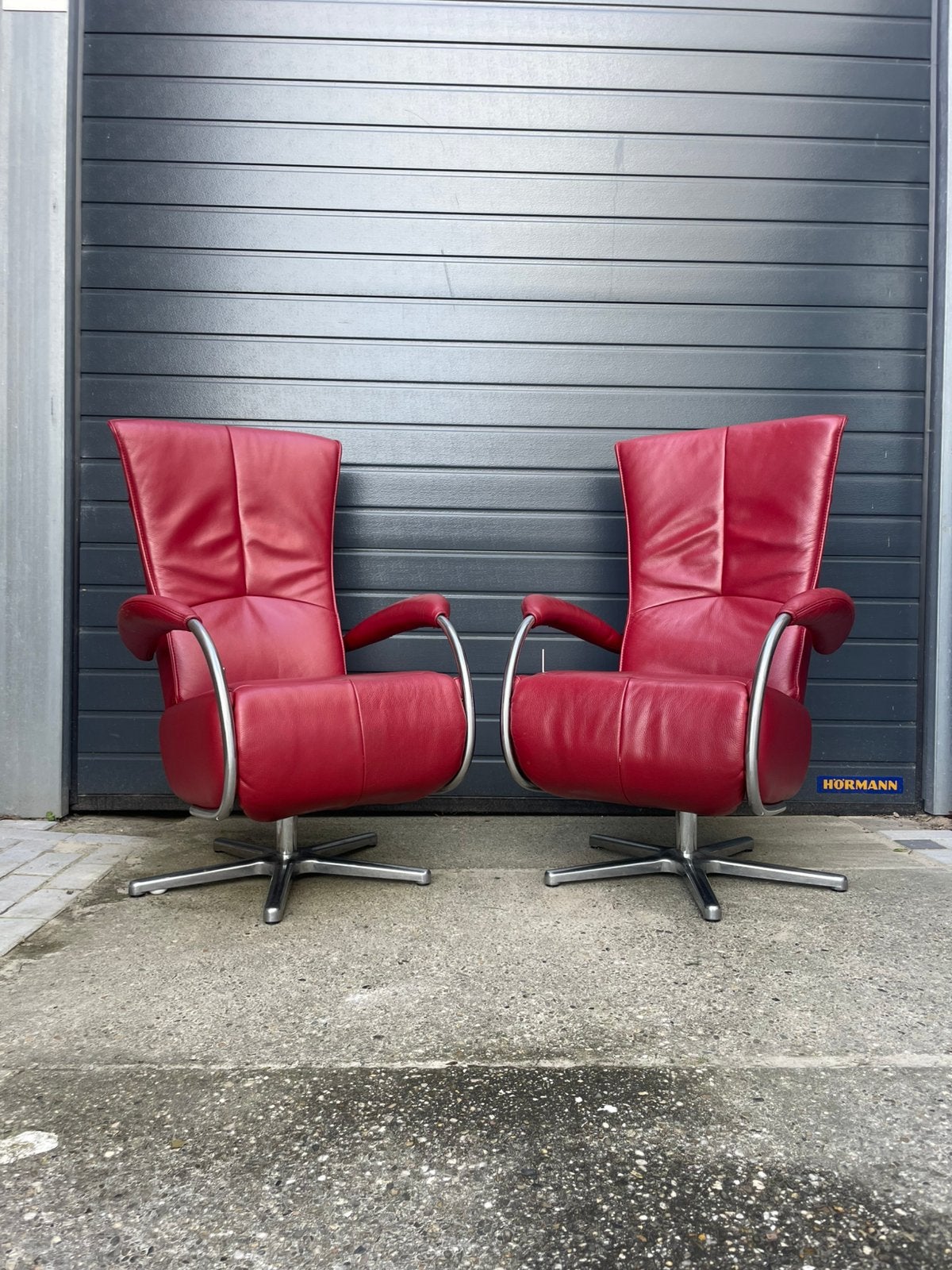 Twee rode leren relax fauteuils / relax stoelen gebruikt, Huis en Inrichting, Minder dan 75 cm, Ophalen of Verzenden, 50 tot 75 cm