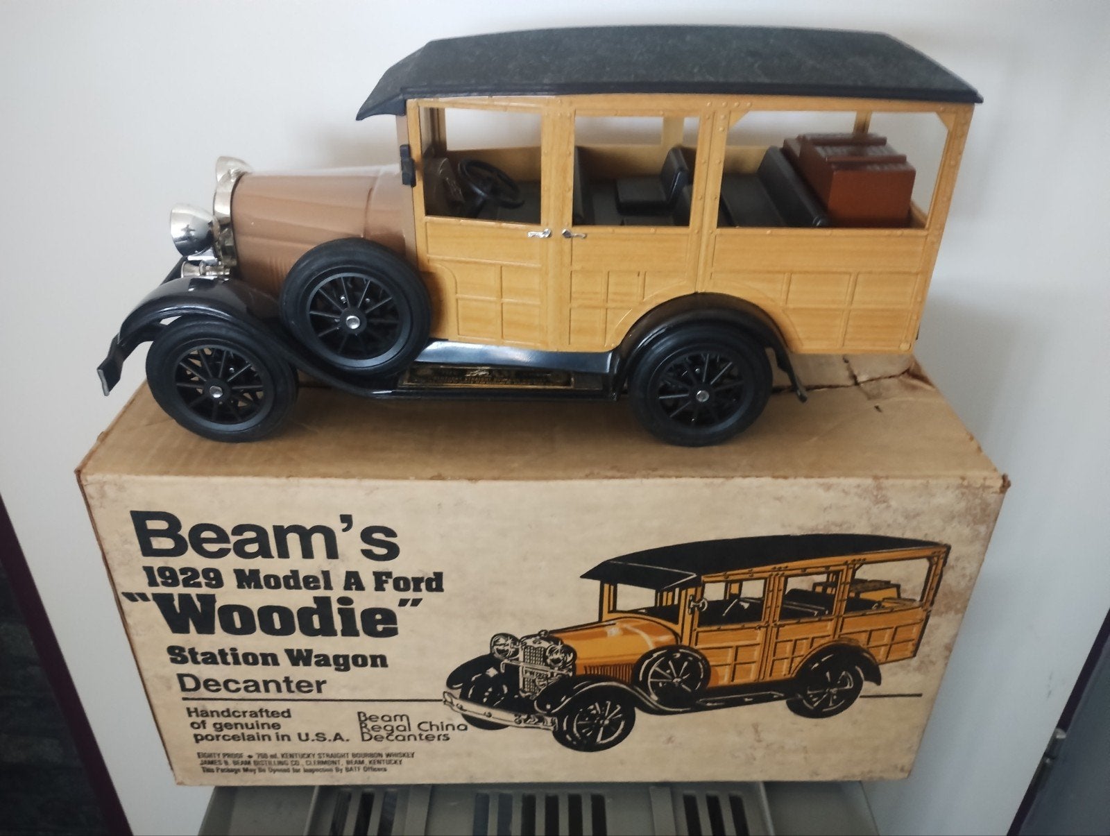 Beam's Whiskey A Ford Woodie Decanter + Originele Doos, Ophalen of Verzenden, Zo goed als nieuw, Reclamebord