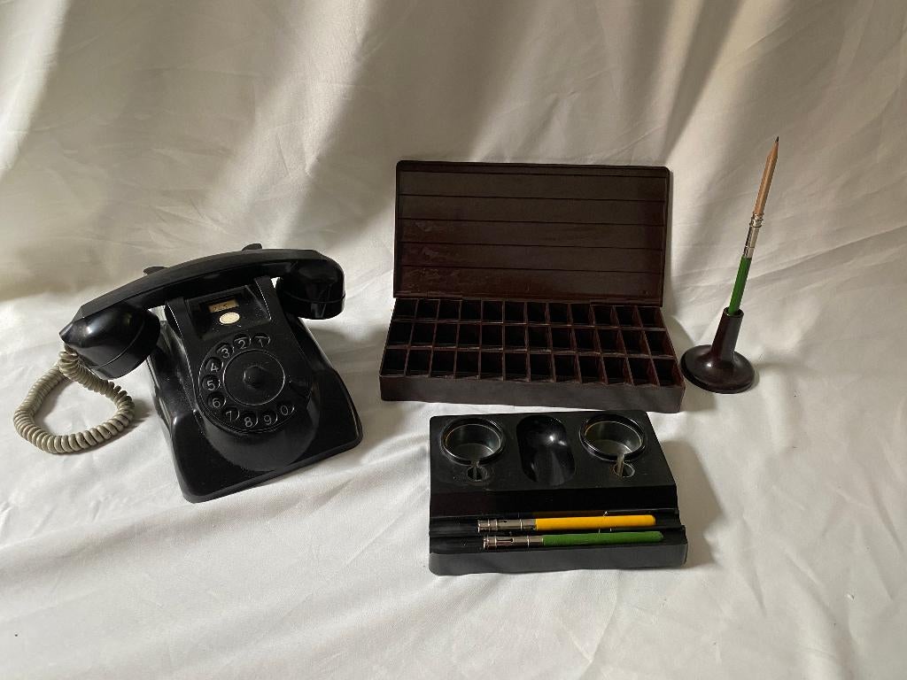 Art Deco/30s 5 delige buroset van Bakeliet, Bakelieten telef, Ophalen