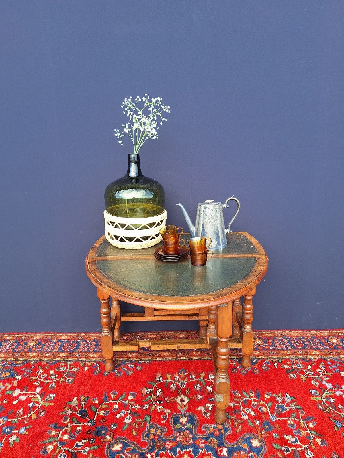 Vintage Engelse hangoor tafel met groen lederen blad, Ophalen, Gebruikt, 50 tot 100 cm, Vintage