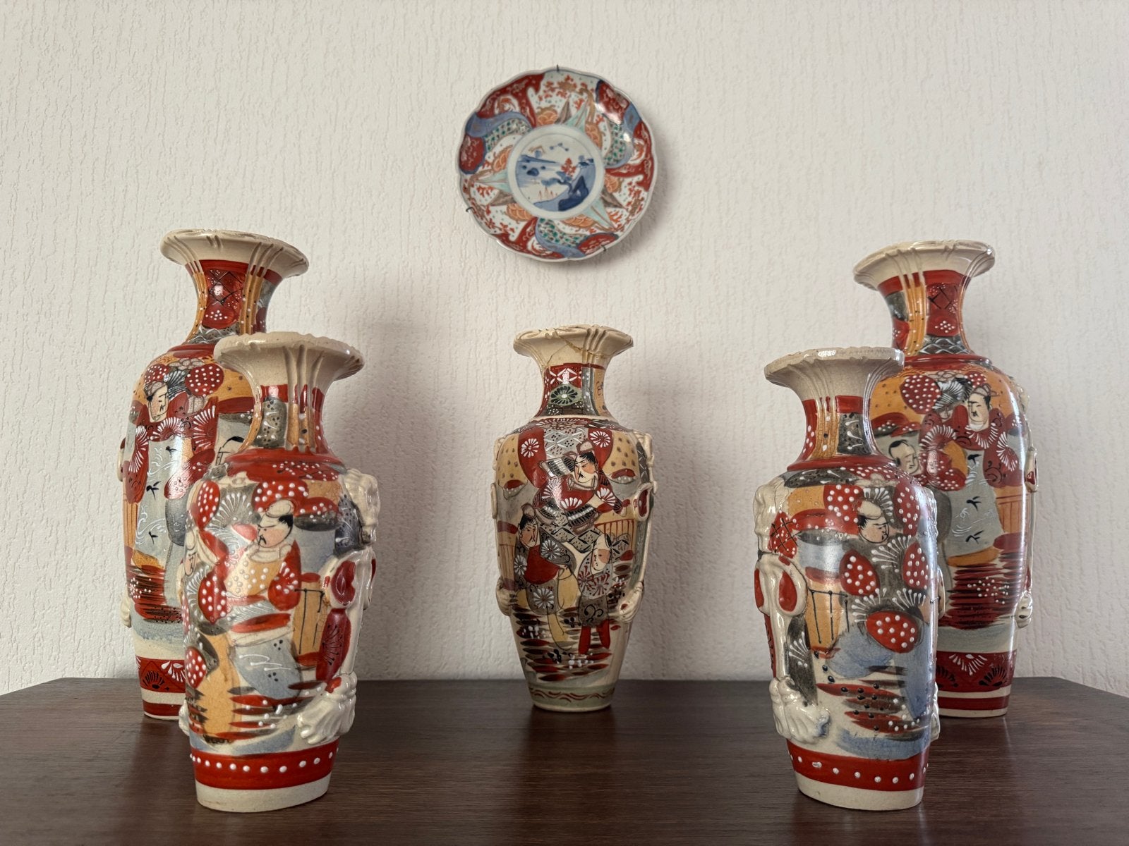 Set van antieke Japanse Satsuma vazen en schotel, Antiek en Kunst, Ophalen
