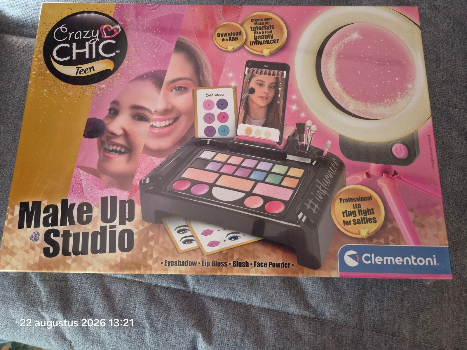 Nieuw in doos Make-up Studio set met ringlicht, Nieuw, Ophalen of Verzenden, Make-up, Overige kleuren