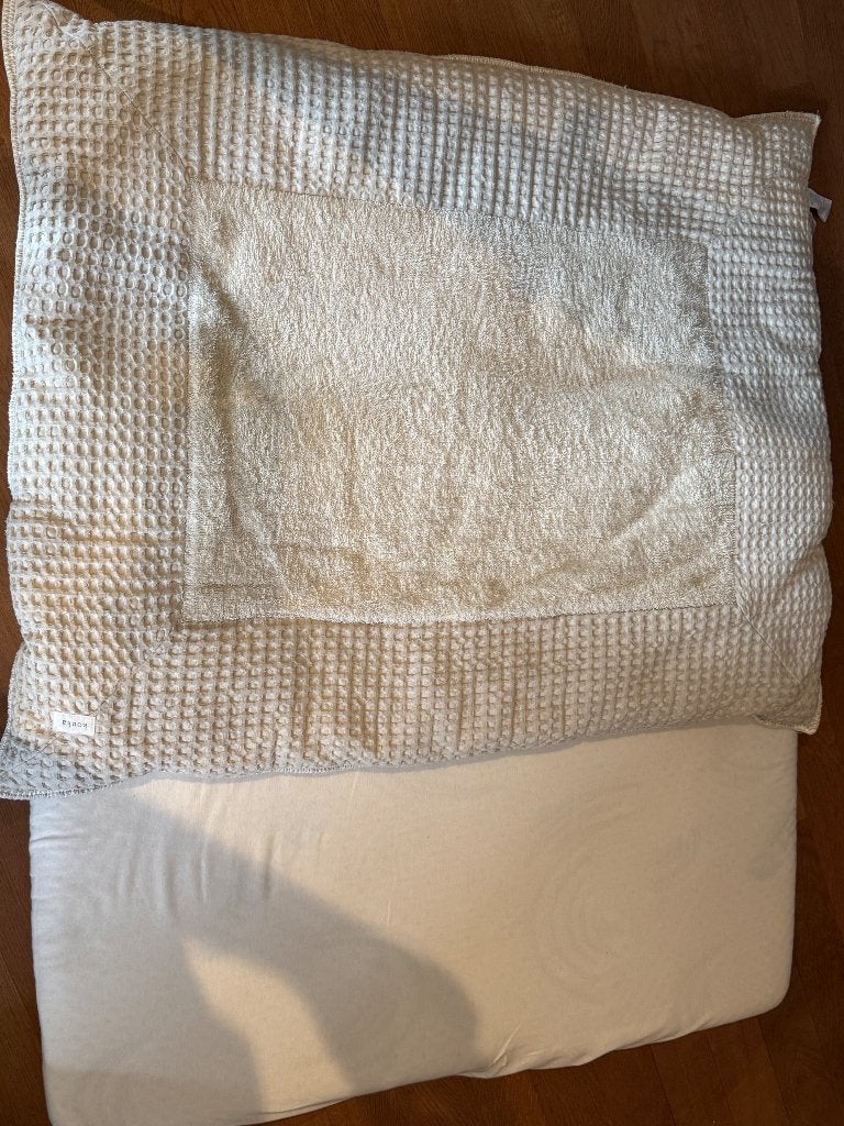 Koeka boxkleed + boxtas + boxmatras – Beige – Goede staat, Kinderen en Baby's, Boxen, Zo goed als nieuw, Vierkant, Boxkleed, Ophalen
