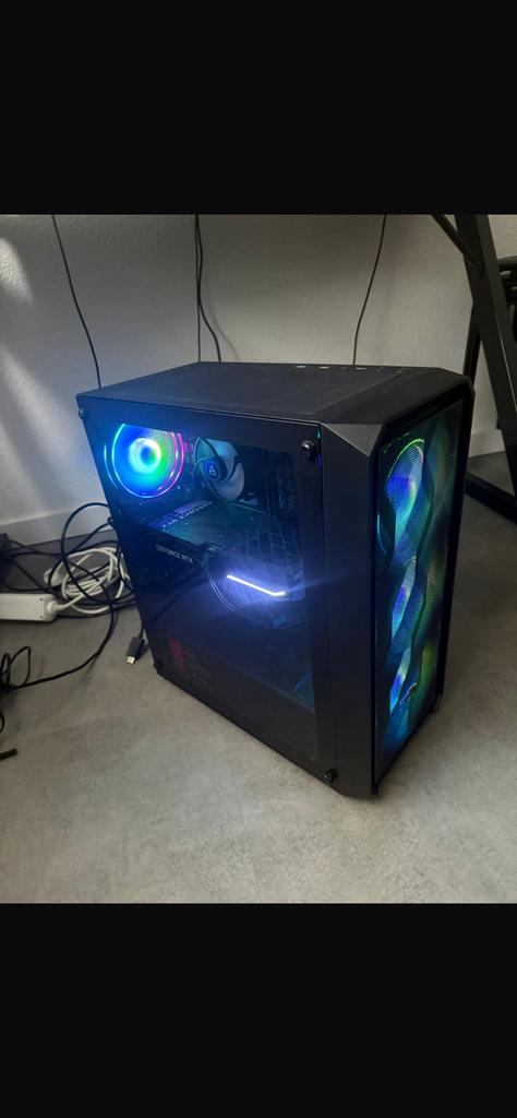GAMING PC GOEDKOOP (prijs onderhandelbaar), Computers en Software, Desktop Pc's, Zo goed als nieuw, 4 Ghz of meer, SSD, Gaming